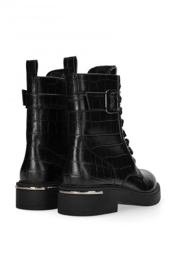 Ботинки на шнуровке