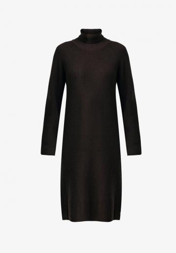 Вязаное платье