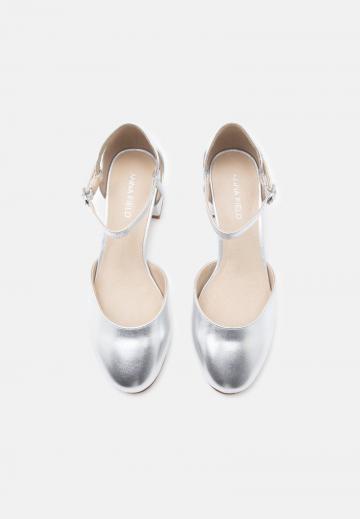 Туфли с ремешком