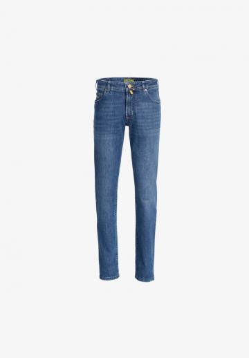 Узкие джинсы