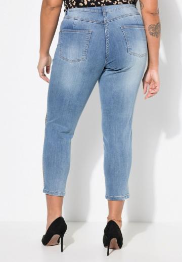Короткие джинсы
