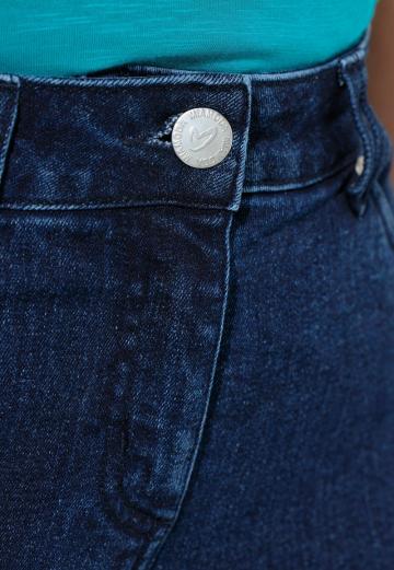 Короткие джинсы