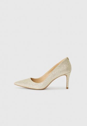 Туфли на высоком каблуке