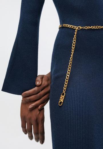 Вязаное платье