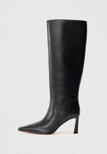 Высокие сапоги