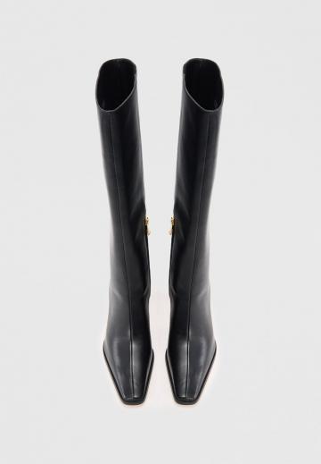 Высокие сапоги