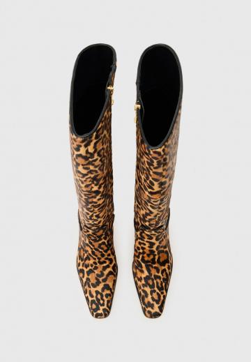 Высокие сапоги