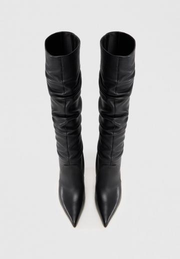 Высокие сапоги