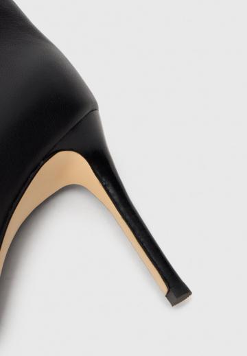 Высокие сапоги