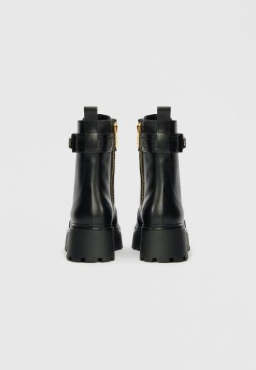 Полусапожки на высоком каблуке