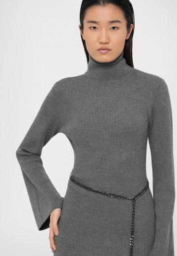 Вязаное платье