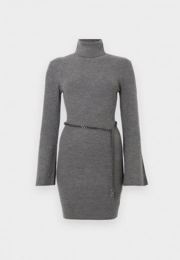 Вязаное платье