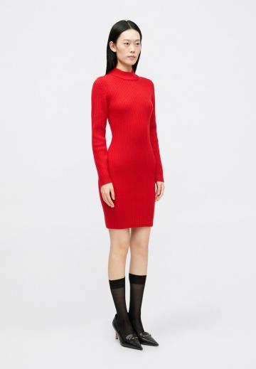 Вязаное платье