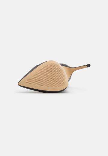 Туфли на высоком каблуке