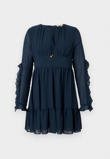 Короткое платье