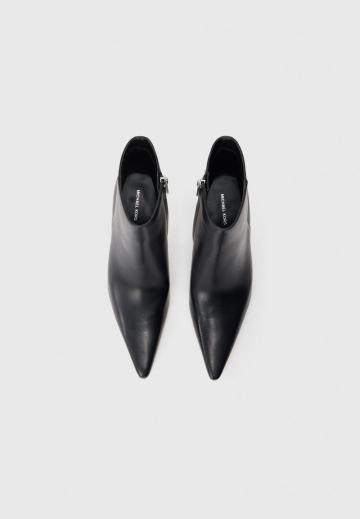 Высокие сапоги