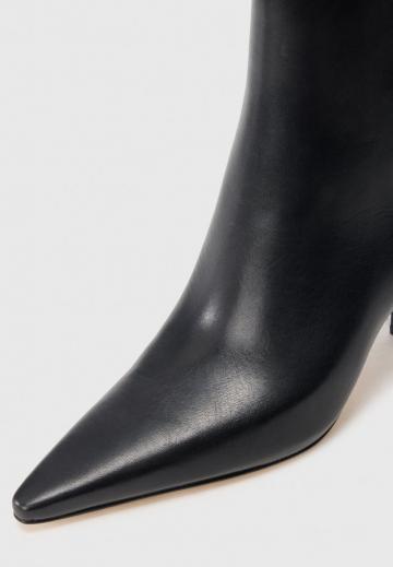 Высокие сапоги