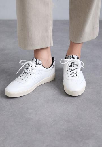 Гандбольные кроссовки