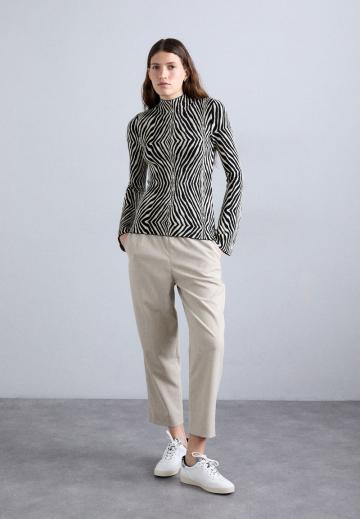 Гандбольные кроссовки