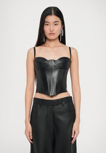 Топ на бретельках