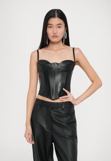 Топ на бретельках