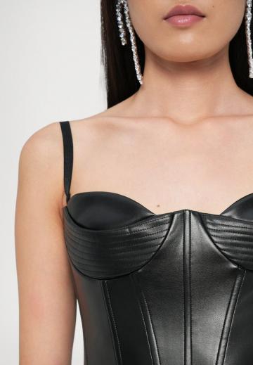 Топ на бретельках