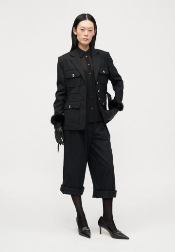 Блейзер с накладными карманами