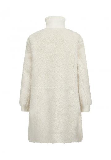 Короткое пальто