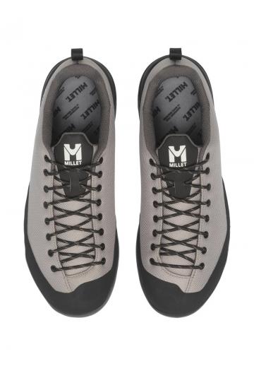 Походные кроссовки