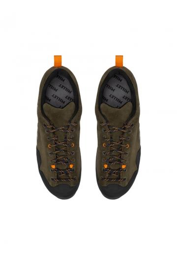 Походные кроссовки