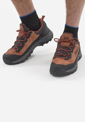 Походные кроссовки