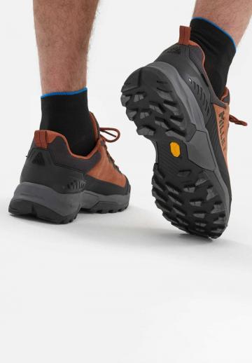 Походные кроссовки