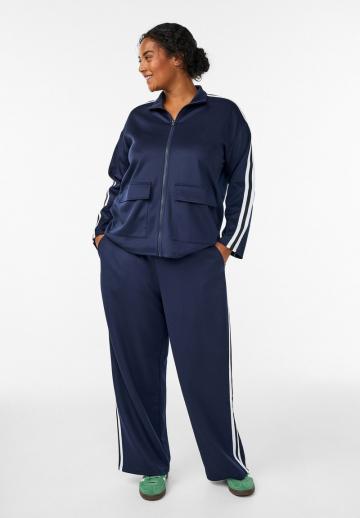 Спортивная куртка