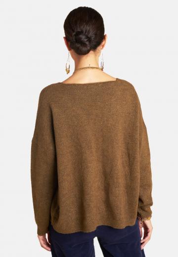 Пуловер с вырезом V