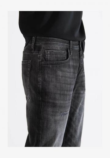 Узкие джинсы