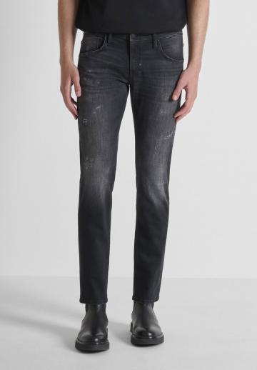 Узкие джинсы