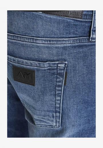 Узкие джинсы