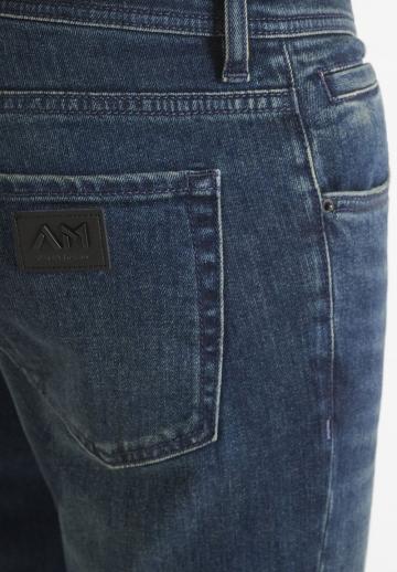 Узкие джинсы