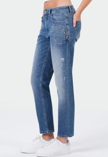 Прямые джинсы