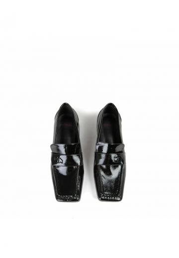 Туфли с высоким носом