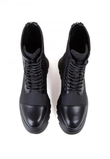 Ботинки на шнуровке