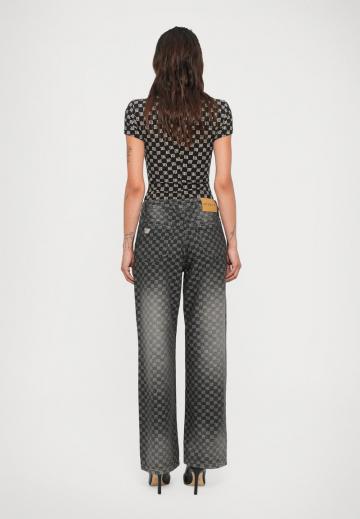 Джинсы бойфренда