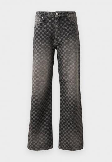 Джинсы бойфренда