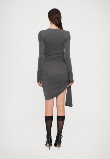 Короткое платье