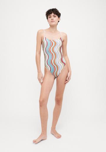 Слитный купальник