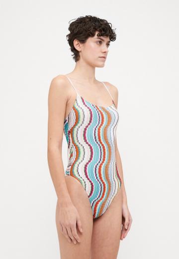 Слитный купальник