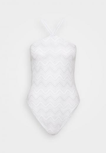 Слитный купальник