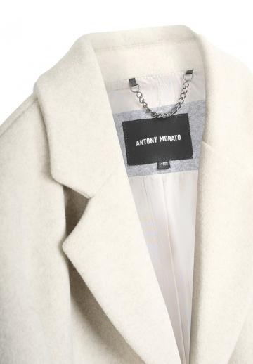 Короткое пальто