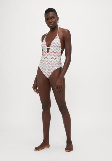 Слитный купальник