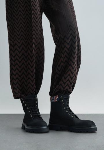 Ботинки на шнуровке